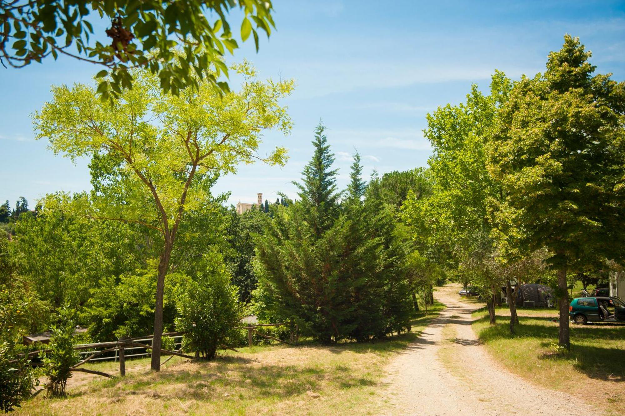 Hu Firenze Certosa Camping In Town Impruneta Bagian luar foto