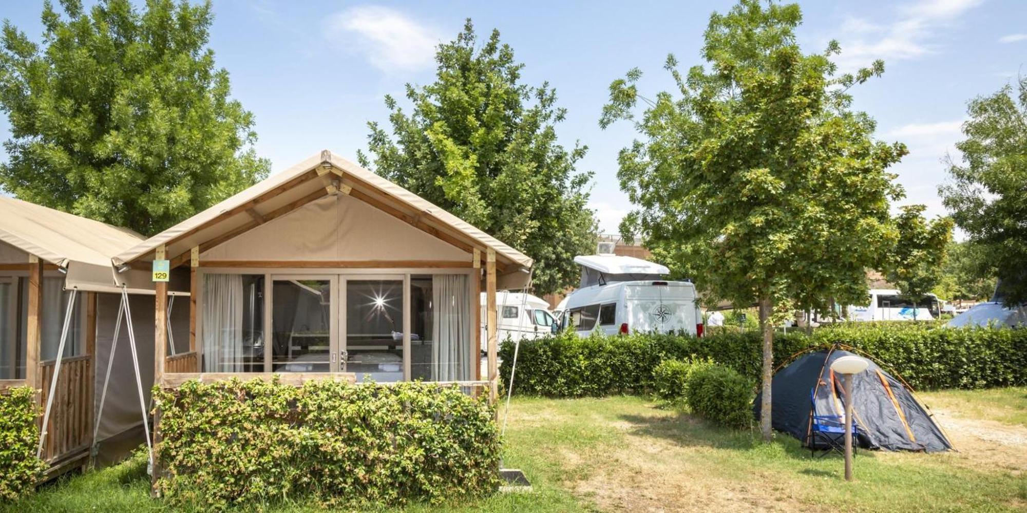 Hu Firenze Certosa Camping In Town Impruneta Bagian luar foto