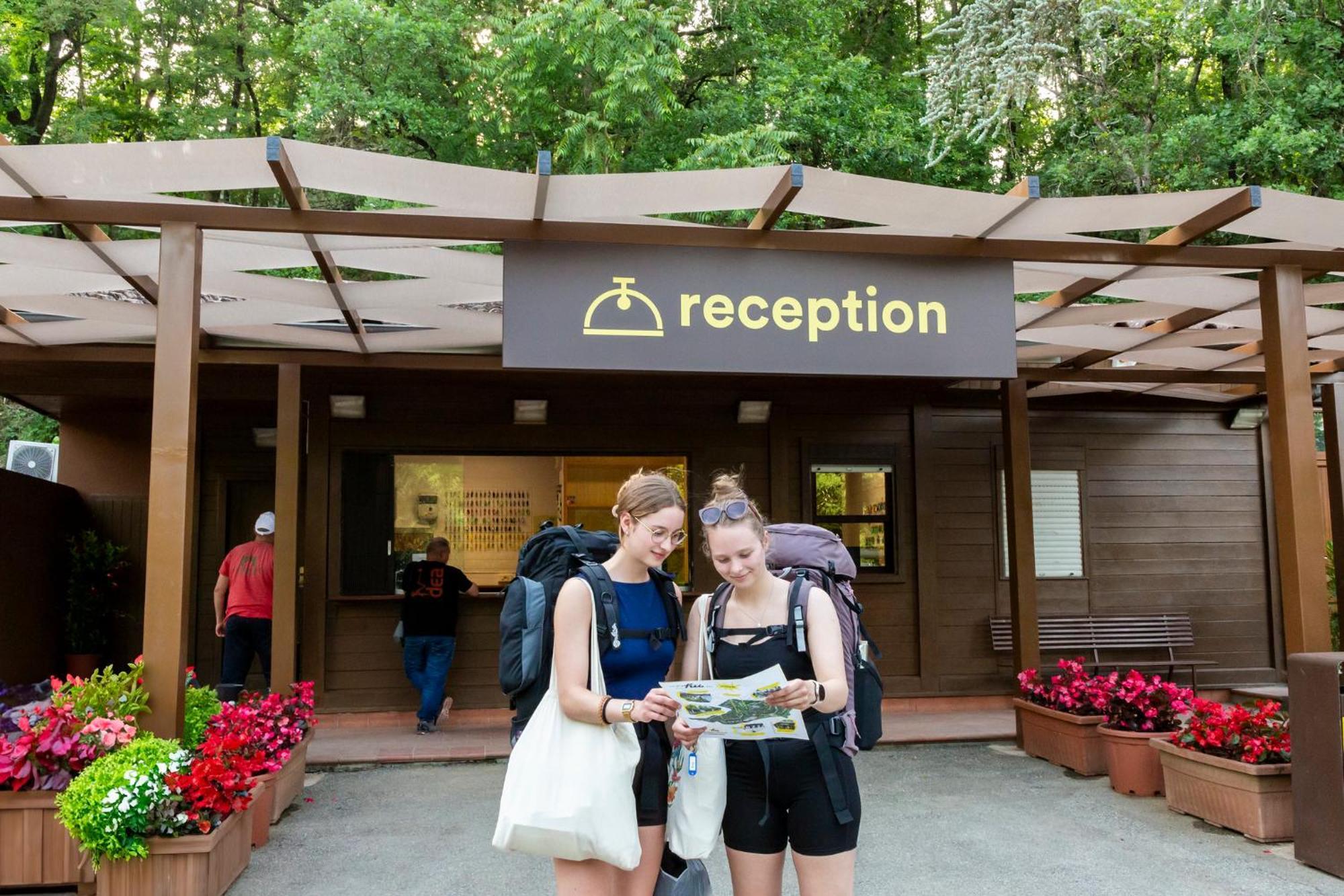 Hu Firenze Certosa Camping In Town Impruneta Bagian luar foto