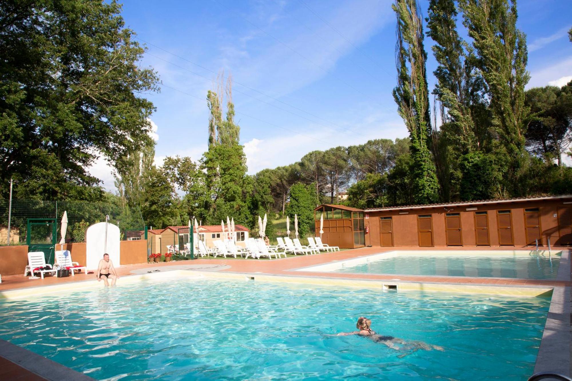 Hu Firenze Certosa Camping In Town Impruneta Bagian luar foto